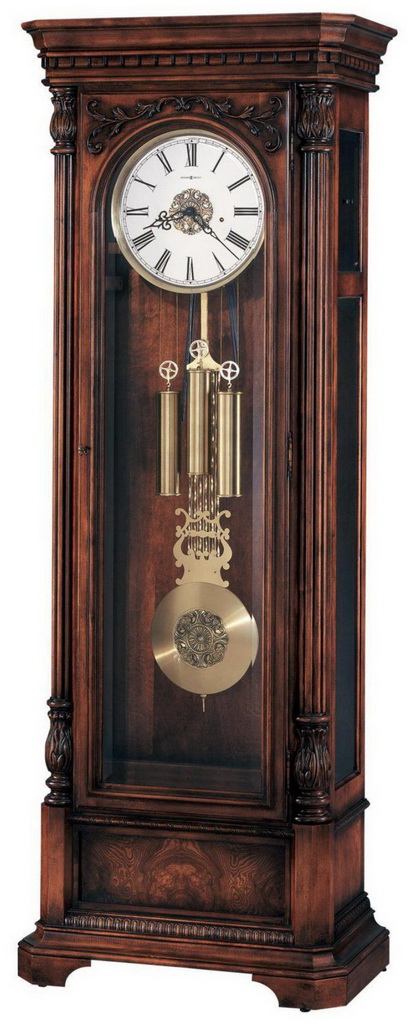 Классические напольные часы с маятником и боем